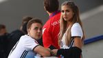 10 Alasan Pesepakbola Jadi Magnet Wanita Cantik
