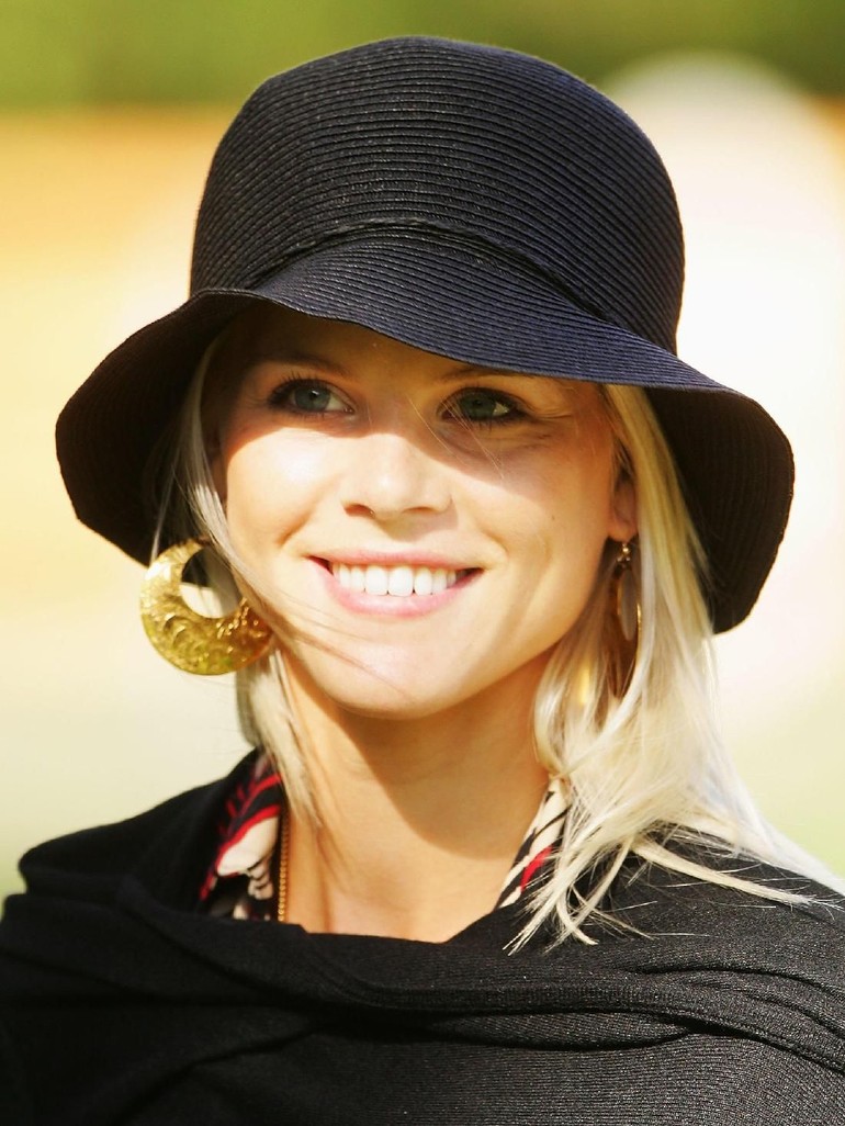 Элин нордегрен. Elin Nordegren. Elin Nordegren 2020. Элин Вудс. Элин Нордегрен с язычком.