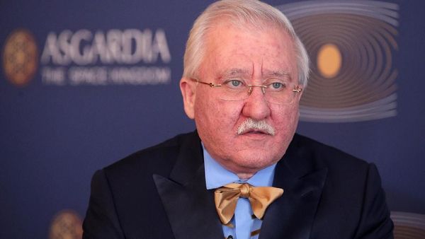 Potret Presiden Pertama Negara Langit Asgardia