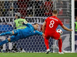 Henderson dan Kutukan Nomor 8 Inggris Saat Adu Penalti