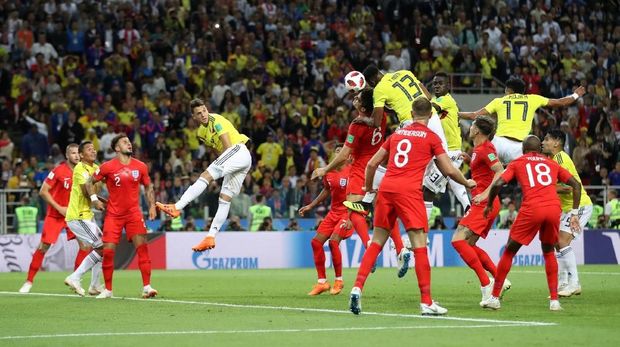Yerry Mina mencetak gol penyama kedudukan di waktu tambahan babak kedua.