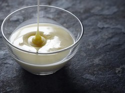 Jadi, Sebenarnya Apa Fungsi Gula pada Susu Kental Manis?