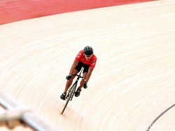 Gokil! Atlet Wanita Ini Bersepeda hingga 296 Km per Jam