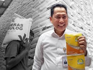 Beras Sachet 200 Gram Mulai Beredar Luas September Beras Sachet 200 Gram Mulai Beredar Luas September
