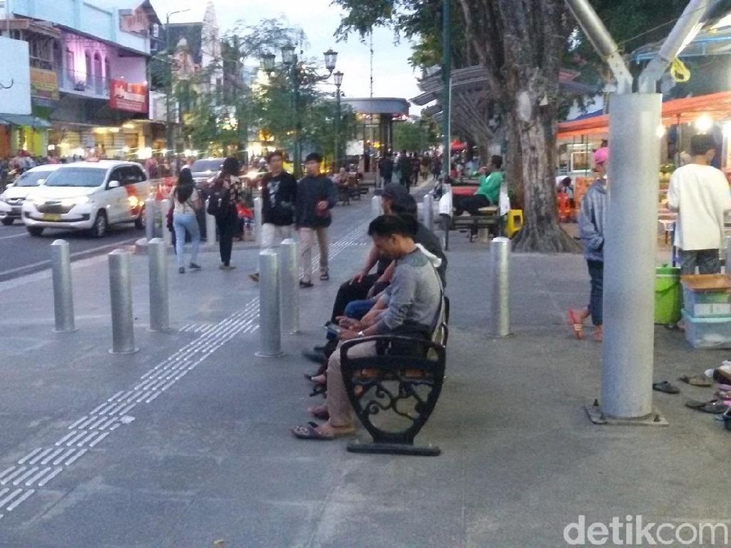 Pembatas Dicabuti, Sultan Minta yang Merusak Keluar Malioboro Pembatas Dicabuti, Sultan Minta yang Merusak Keluar Malioboro