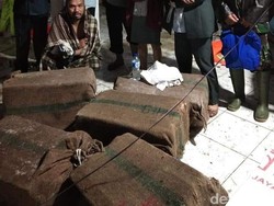 Warga Berburu Rp 30 M di Lokasi Tenggelamnya KM Lestari Maju