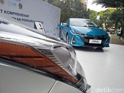 Toyota Sumbang Mobil Hijau Keren untuk Pemerintah dan Mahasiswa
