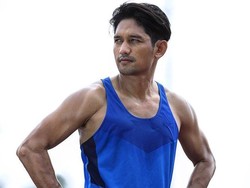 Ibnu Jamil Terciduk Ditemani Cewek Seksi Mirip Syahrini saat Memanah