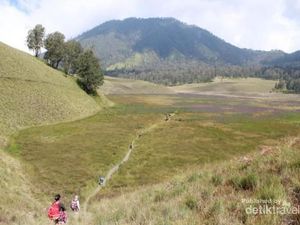 Gunung Semeru Kebakaran di Beberapa Titik! Gunung Semeru Kebakaran di Beberapa Titik!