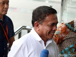 Video: Gubernur Aceh Irwandi Yusuf Umbar Senyum di KPK