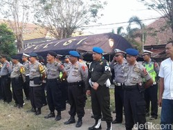 Bakal Didemo, 400 Personel Gabungan Siaga di KPU Kota Cirebon