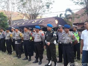 Bakal Didemo, 400 Personel Gabungan Siaga di KPU Kota Cirebon Bakal Didemo, 400 Personel Gabungan Siaga di KPU Kota Cirebon