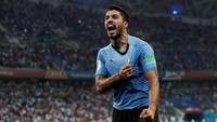 Luis Suarez (Uruguay). Suarez sejauh ini selalu tampil 90 menit sejak fase grup dan sudah menyumbang dua gol serta satu assist. Dia bakal kembali diandalkan saat Uruguay melawan Prancis, Jumat (6/7) malam WIB. Apalagi Edinson Cavani terancam absen karena cedera. Foto: Murad Sezer/Reuters