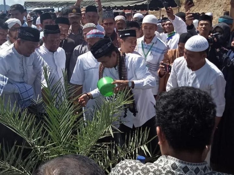  menyebarkan sektor agrobisnis berkonsep intergrated farming di Aceh yang salah satunya ya Disaksikan Ustaz Abdul Somad, Aceh Terus Kembangkan Kebun Kurma