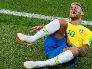Video: Petenis Ini Guling-guling ala Neymar