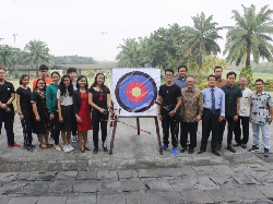 President University Siap Tingkatkan Prestasi Melalui Klub Panahan