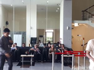 Bupati Sumbawa Sambangi KPK, Ada Apa?