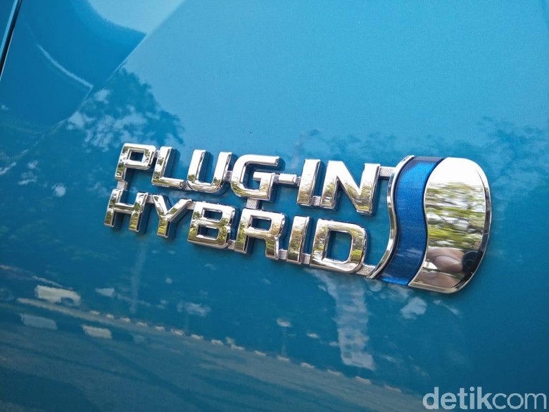 Mobil plug-in hybrid. Foto: Ruly Kurniawan