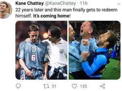 Di Piala Eropa 1996, Gareth Southgate gagal mengeksekusi penalti saat menghadapi Jerman. 22 tahun berselang, ia sukses menebusnya saat menjadi manajer. Its Coming Home! (Foto: Twitter @KaneChattey)