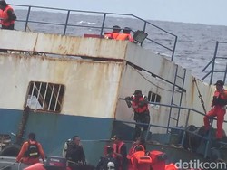 Sisir Perairan, SAR Belum Temukan Korban KM Lestari Maju