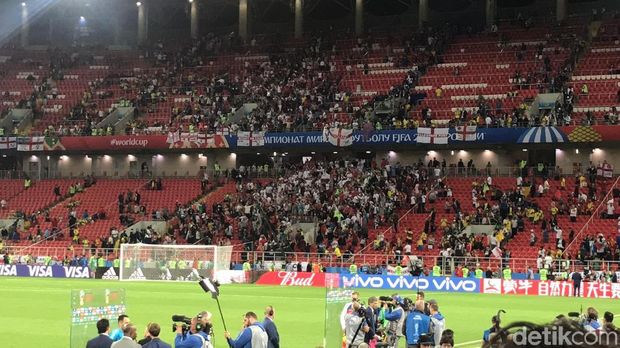 Euforia Fans Inggris: 'Football is Coming Home' di Spartak Stadium