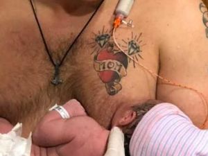 Ayah Ini Jadi Pria Pertama dalam Ribuan Tahun yang Menyusui Bayinya