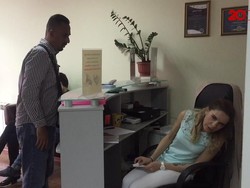 Tak Paham Azbuka, Jangan Coba Potong Rambut di Rusia