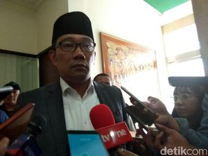 Ridwan Kamil ke Bowo Alpenliebe: Selamat, Sukses! Ridwan Kamil ke Bowo Alpenliebe: Selamat, Sukses!
