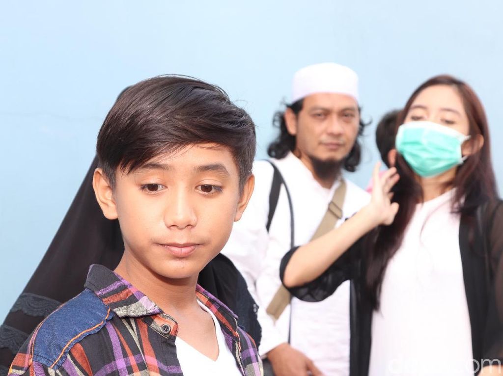 Akhirnya! Bowo Alpenliebe Klarifikasi soal Meet and Greet Berbayar Akhirnya! Bowo Alpenliebe Klarifikasi soal Meet and Greet Berbayar