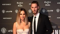 Pesepakbola dilatih untuk memiliki stamina yang oke. Penelitian Universitas Zurich pernah menyimpulkan, pesepakbola memiliki kombinasi ideal antara kekuatan dan ketahanan. Faktor yang disukai perempuan. Foto: Paul Ellis/AFP Photo (David de Gea dan Edurne).