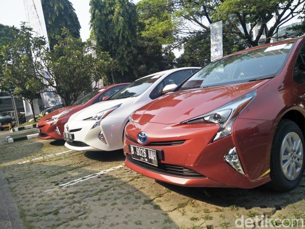 Toyota dan Hyundai Investasi Besar di RI Demi Mobil Listrik Toyota dan Hyundai Investasi Besar di RI Demi Mobil Listrik