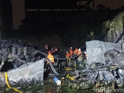 Kebakaran Gudang Kimia Padam, Petugas Pastikan Tak Ada Sisa Api