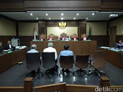 Kwik Kian Gie dan Rizal Ramli Bersaksi di Sidang BLBI