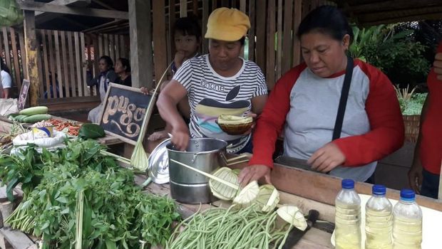 Mencumbu Peradaban Baru di Pasar Organik Rosintuwu