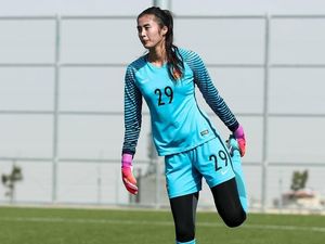 Cinta Olahraga, Wanita Cantik Ini Pilih Sepakbola Ketimbang Jadi Model