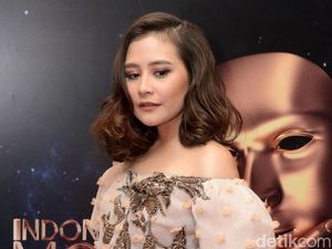 Sukses dengan Buku Puisi, Prilly Latuconsina akan Terbitkan Novel