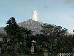 Gunung Agung Erupsi, 5 Desa di Karangasem Hujan Abu