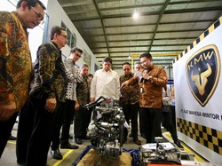 Menperin Kunjungi Pabrik Mobil Desa