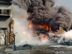 Satu Korban Kebakaran Gudang Kimia Kampung Bandan Luka Bakar 80%
