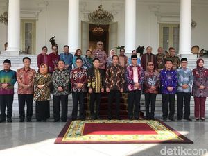 Di Istana, Bupati Ini Bicara Dukung Jokowi 2 Periode Di Istana, Bupati Ini Bicara Dukung Jokowi 2 Periode