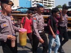 Polisi Razia Preman di Depok Cegah Kejahatan Jelang Asian Games