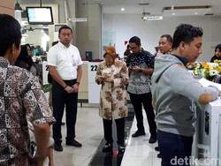 Ini Alasan Risma Sidak Antrean Panjang Perekaman dan Cetak e-KTP