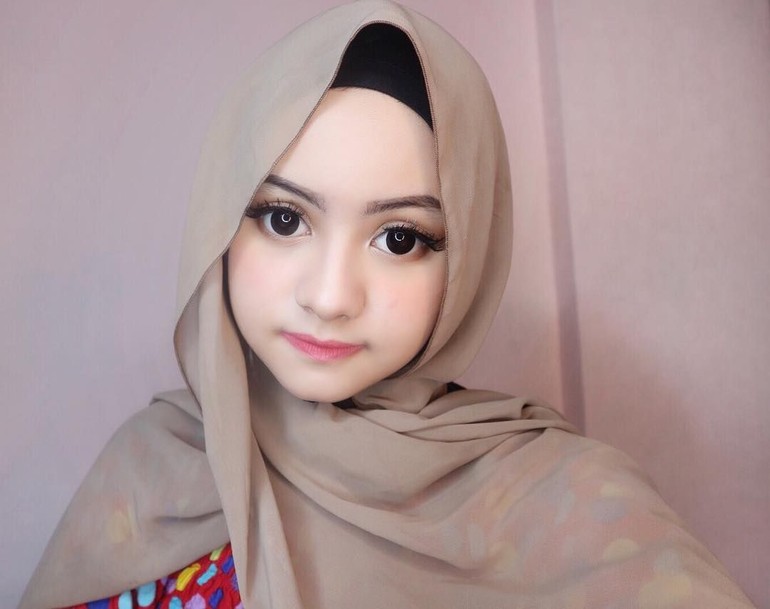 10 Idola Tik Tok Cantik Yang Hits Di Media Sosial