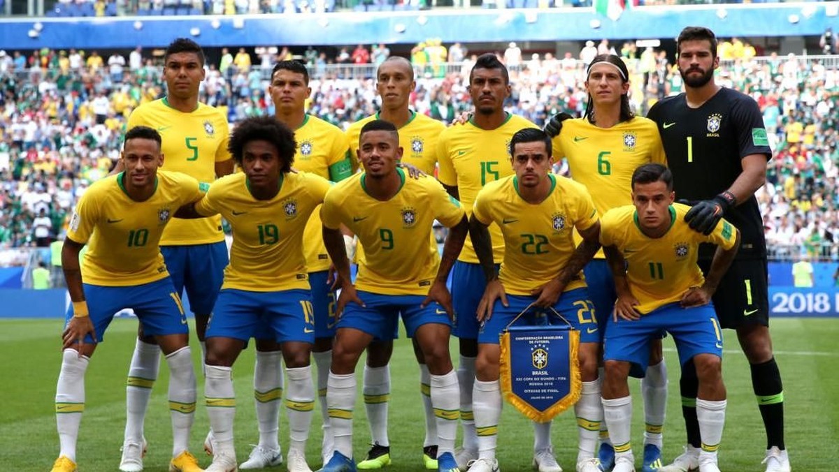Starting XI Brasil vs Meksiko di Piala Dunia 2018, dengan Thiago Silva saat itu menjadi kapten Selecao (Foto: Buda Mendes/Getty Images)