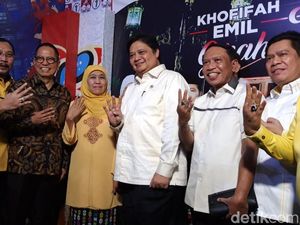 Ketum Golkar Pastikan Khofifah Dukung Jokowi Dua Periode