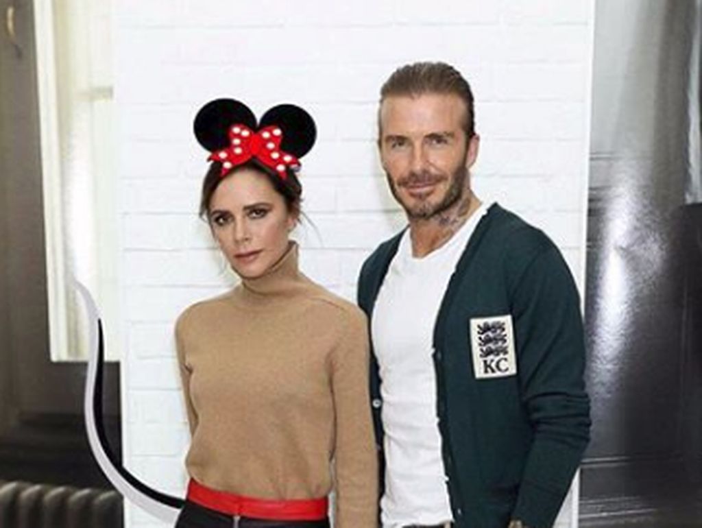 Kemesraan David Beckham dan Victoria di Usia Pernikahan 19 Tahun Kemesraan David Beckham dan Victoria di Usia Pernikahan 19 Tahun