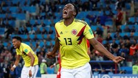 Yerry Mina (Kolombia). Cuma main tiga kali di Piala Dunia 2018, tapi mampu mencetak tiga gol alias separuh dari total gol Kolombia sepanjang turnamen. Juga sangat tangguh mengawal lini bertahan. (Foto: Maxim Shemetov/Reuters)