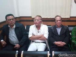 Dengan Senyuman, Sule Tetap Sembunyikan Penyebab Perceraiannya