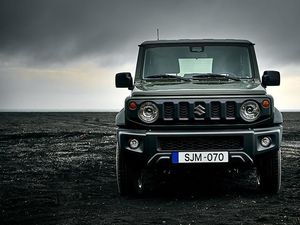 Suzuki Jimny Berpintu 5 Khusus di India Suzuki Jimny Berpintu 5 Khusus di India