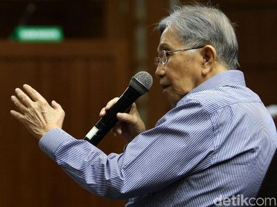 Kwik Kian Gie Bersaksi di Sidang BLBI